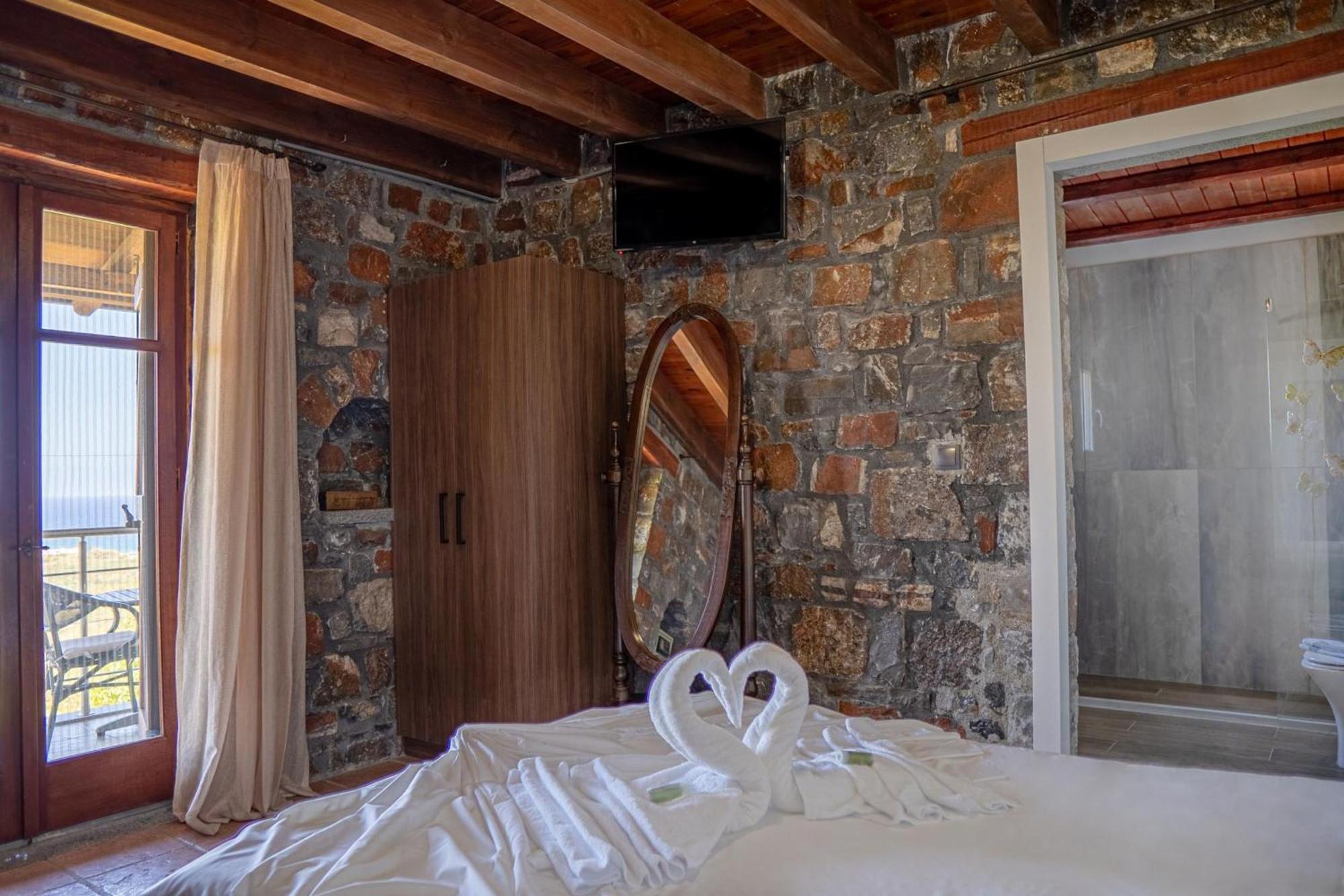 Iris Stone Built Villa Μίλατος Εξωτερικό φωτογραφία