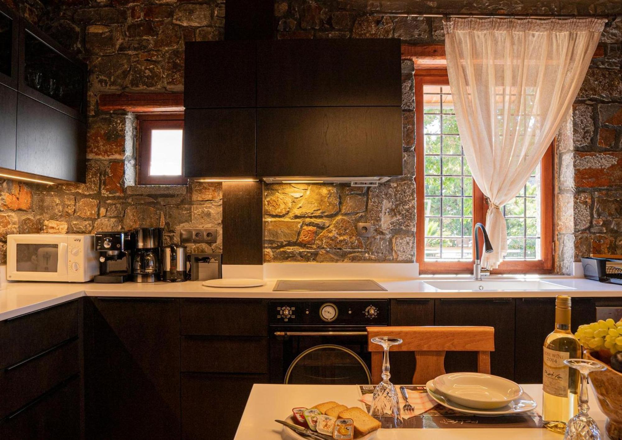 Iris Stone Built Villa Μίλατος Εξωτερικό φωτογραφία