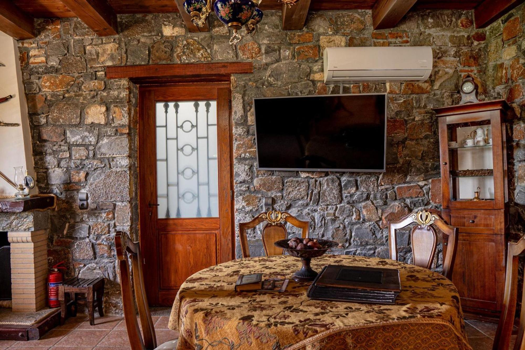 Iris Stone Built Villa Μίλατος Εξωτερικό φωτογραφία
